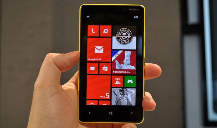 Nokia Announced Lumia 820 With a 4.3-Inch AMOLED Display - techinfoBiT