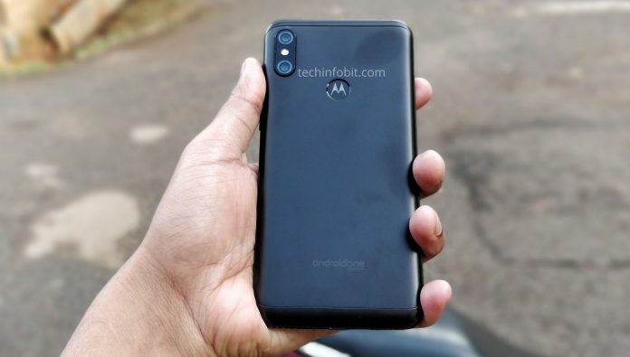 Moto One, the First Ever Motorola Phone with Display Notch | Real Photos of Moto One - techinfoBiT