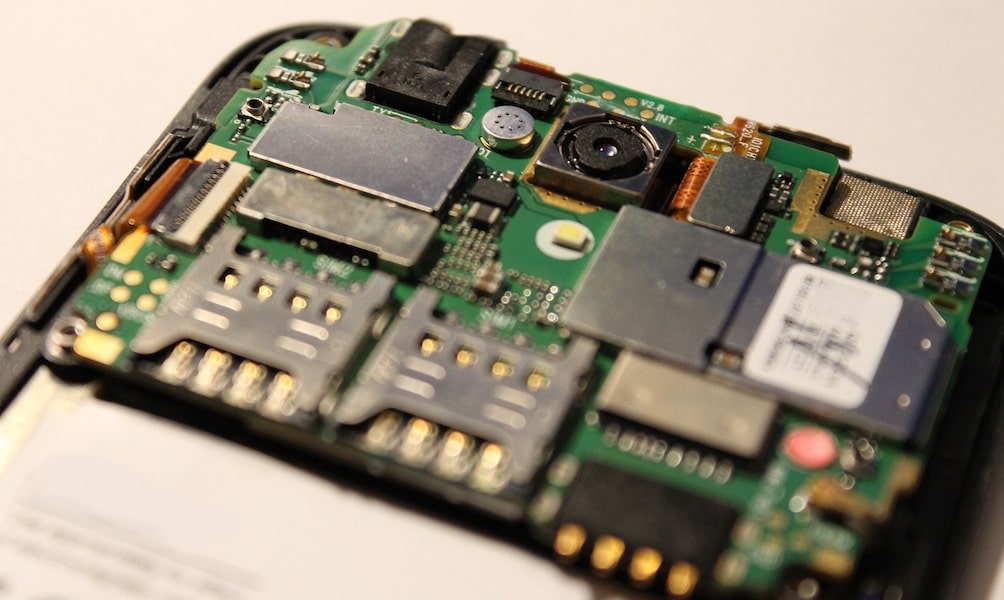 What's Your Smartphone Made of? - techinfoBiT